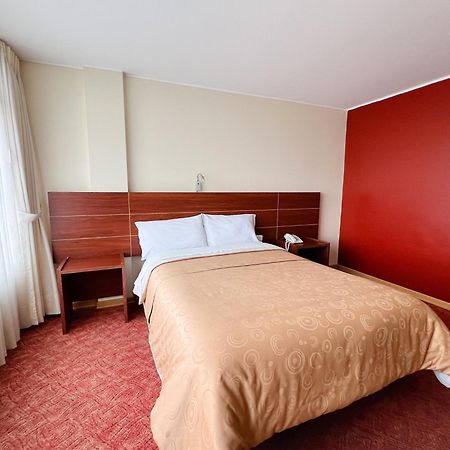 Hotel Flor De Los Andes Tulcán Buitenkant foto