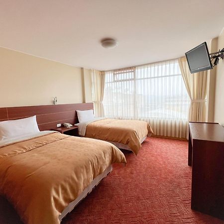 Hotel Flor De Los Andes Tulcán Buitenkant foto