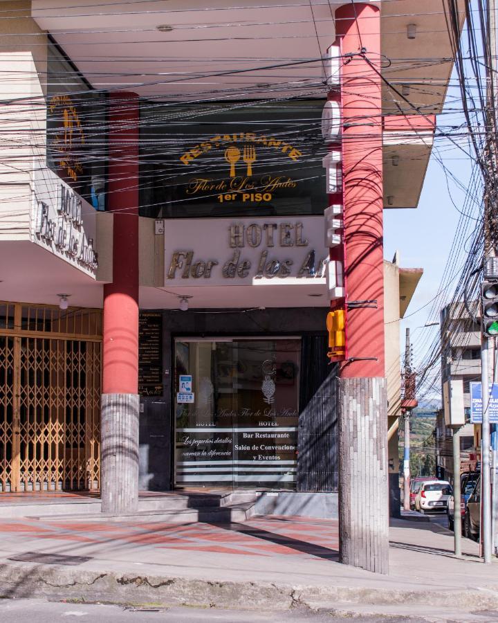 Hotel Flor De Los Andes Tulcán Buitenkant foto