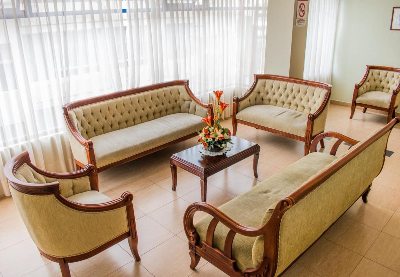 Hotel Flor De Los Andes Tulcán Buitenkant foto