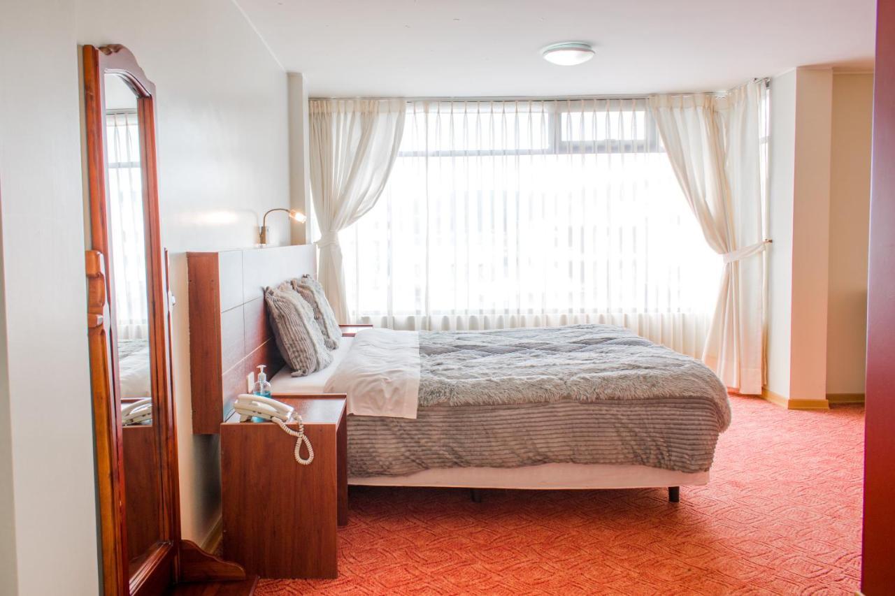 Hotel Flor De Los Andes Tulcán Buitenkant foto