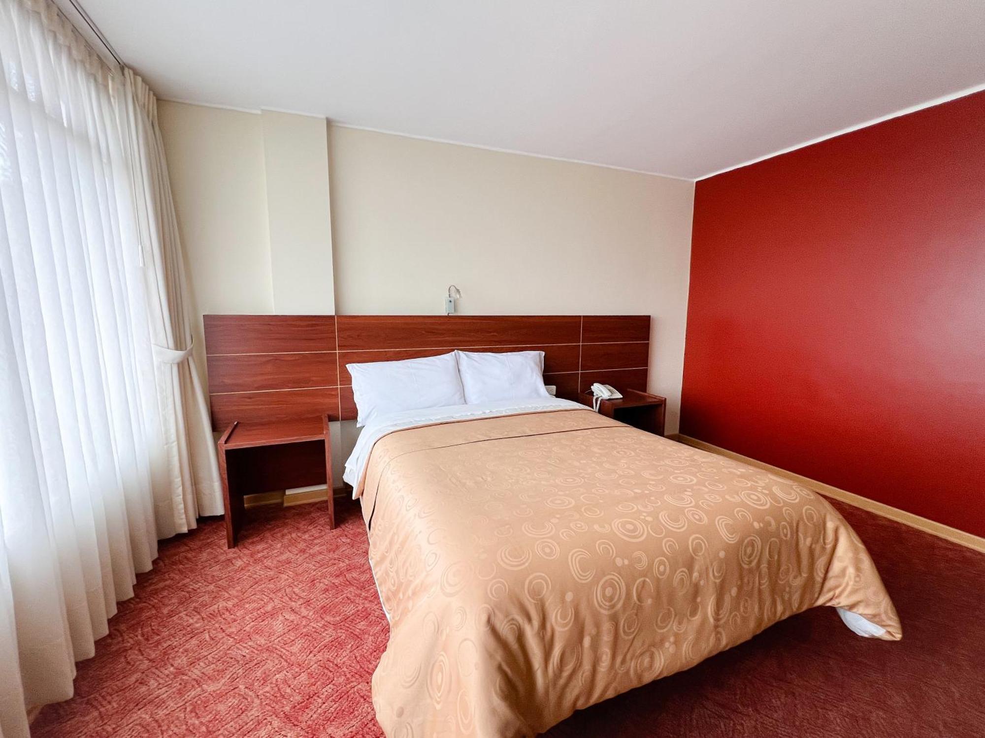 Hotel Flor De Los Andes Tulcán Buitenkant foto